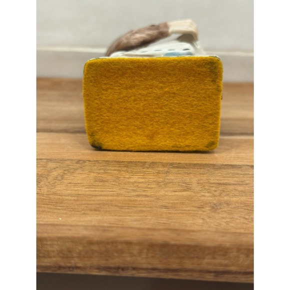 Old Sitting Pipe Man Porcelain Figurine - Picture 6 of 6